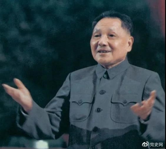 在1978年2月24日至3月8日召開的全國政協(xié)五屆一次會議上，鄧小平當(dāng)選為全國政協(xié)主席。